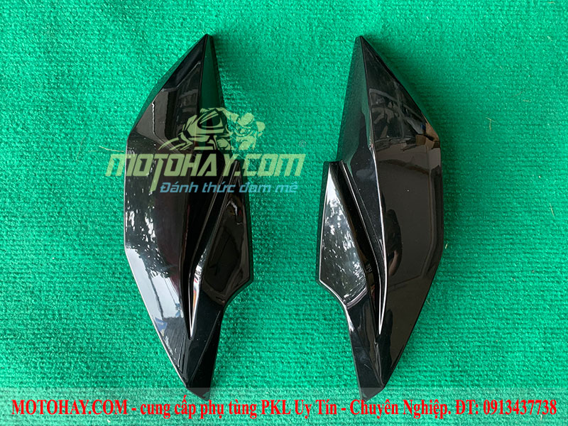 nhua-op-dau-den-trai-phai-z300