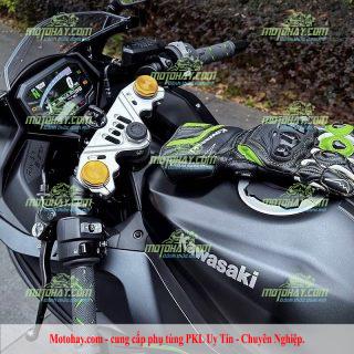 Chảng ba trên RCR CNC Zx4r-Zx4rr