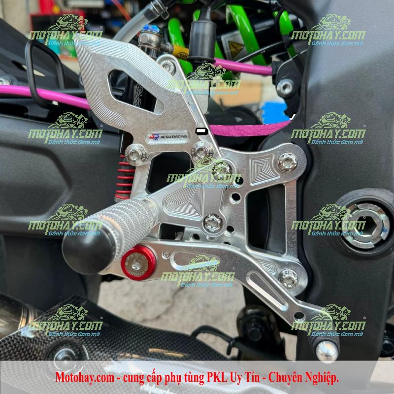 Gác chân trước JS Racing mầu bạc cho Zx4r-Zx4rr
